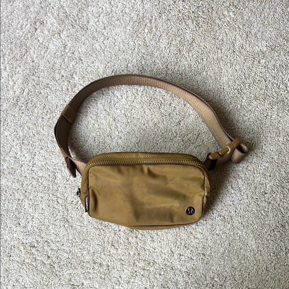 lululemon athletica tan crossbody belt bag